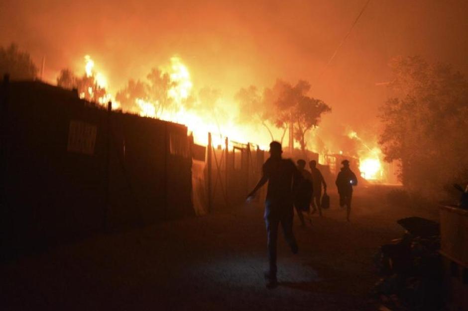 Flüchtlingslager Moria steht in Flammen