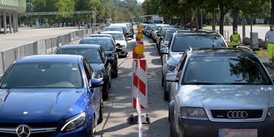 Wien: Ansturm auf Corona-Drive-In
