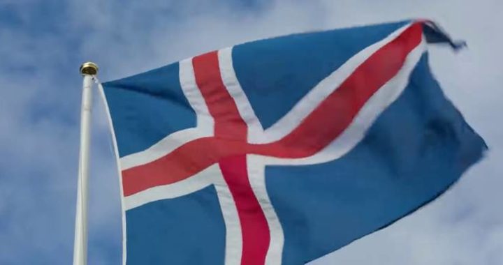 Island stellt erste Impfzertifikate zum Reisen aus