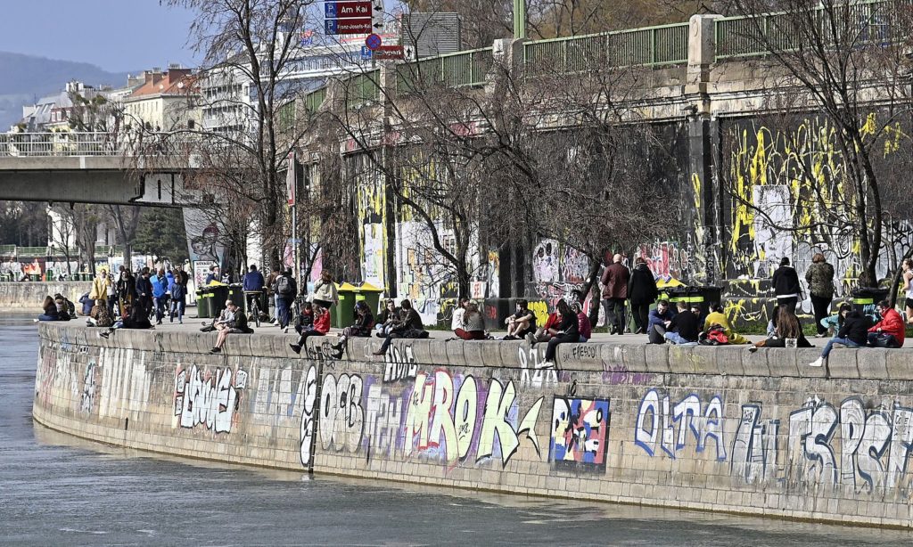 Lockdown: Wien verhängt Maskenpflicht an belebten Plätzen