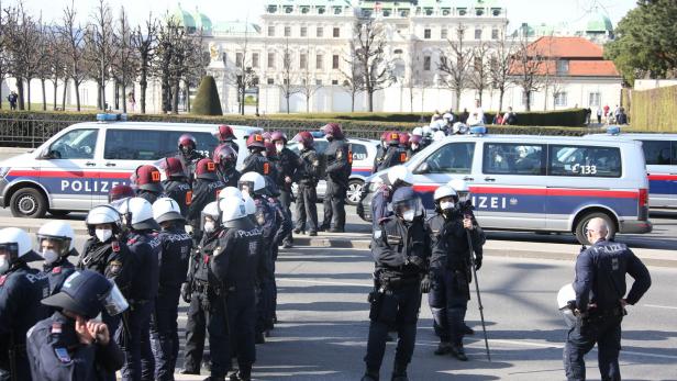 Wien: Festnahmen und Pfefferspray bei Corona-Demo