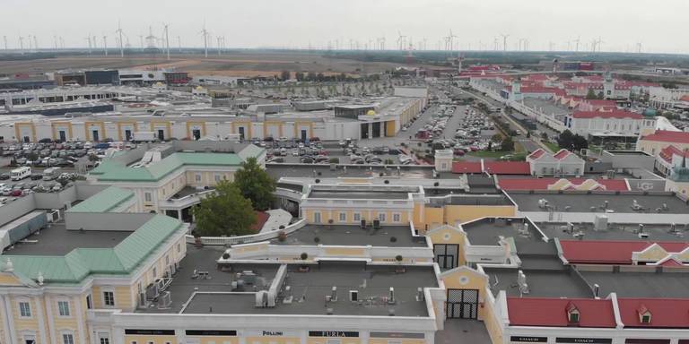 Wienern droht 1.450-Euro-Strafe für Shopping in Parndorf
