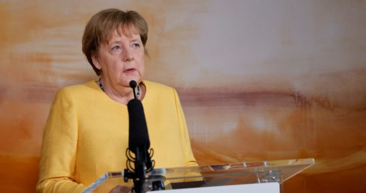Merkel verspricht Hilfe für die Flutopfer