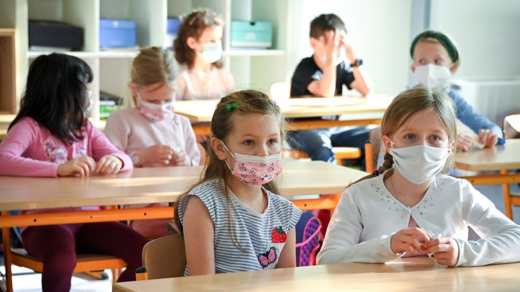 So denkt Österreich über fallende Maskenpflicht in Schulen