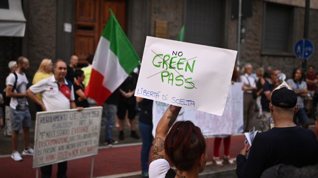 Corona: Protest gegen Grünen Pass in Italien