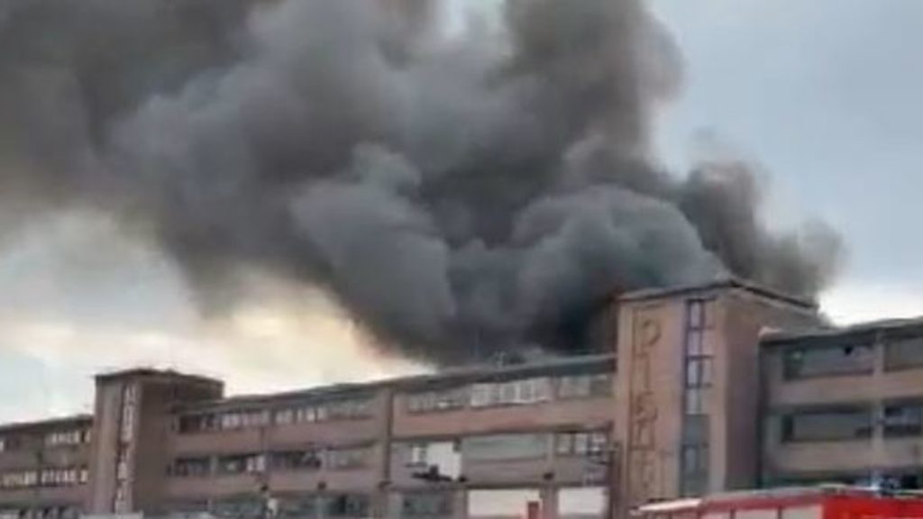 Großbrand: Fabrik in Traiskirchen steht in Flammen