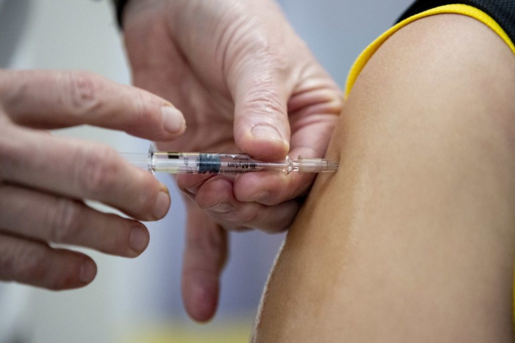 Impfung schützt laut Infektiologen vor Langzeitfolgen