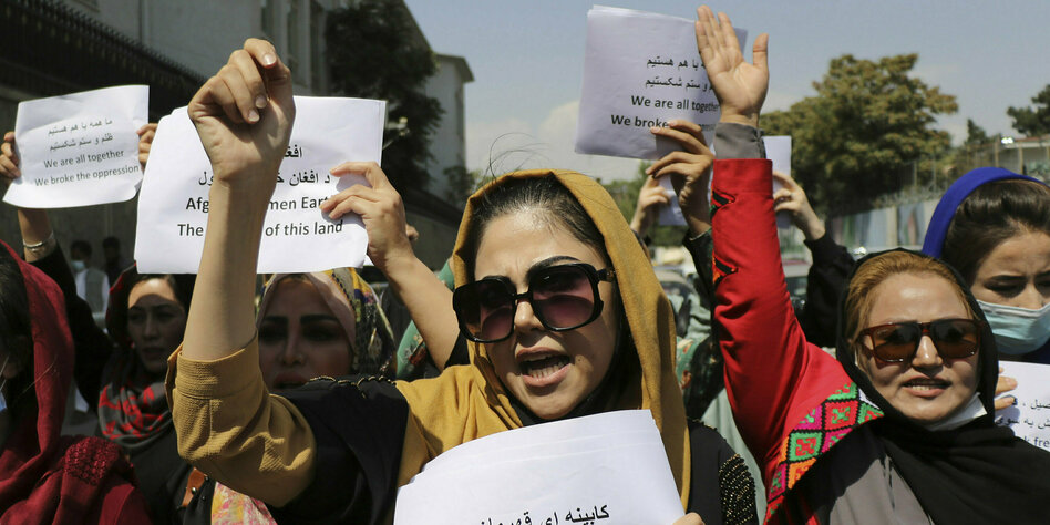Taliban reagieren mit Gewalt auf Frauen-Proteste