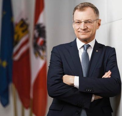 Thomas Stelzer stellt neue Regierung in Oberösterreich vor
