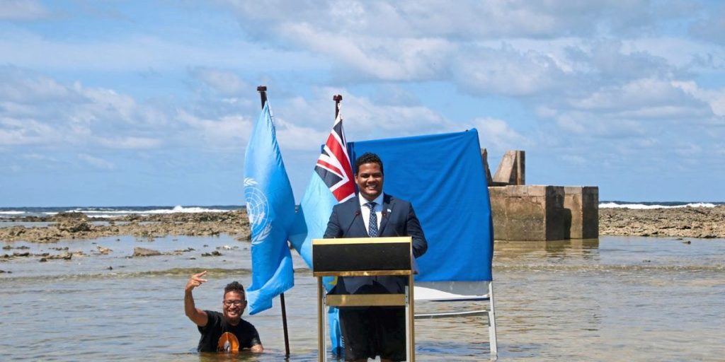 Klima-Krise: Tuvalus Außenminister hält Rede im Meer