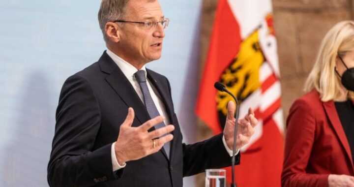 SPÖ und NEOS fordern Rücktritt von OÖ. LH Stelzer