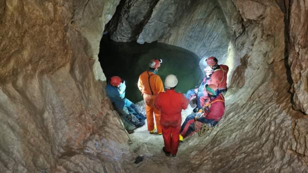 Pinzgau: Drei Forscher in Höhle sind gerettet!