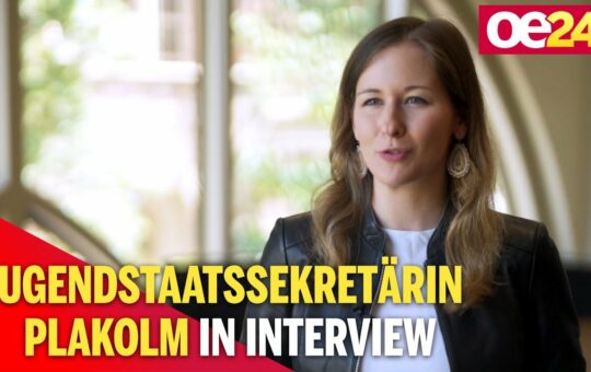 Jugendstaatssekretärin Plakolm in Interview