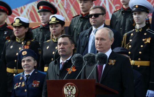 Rede am Siegestag: Putin stellt Russland als Opfer dar