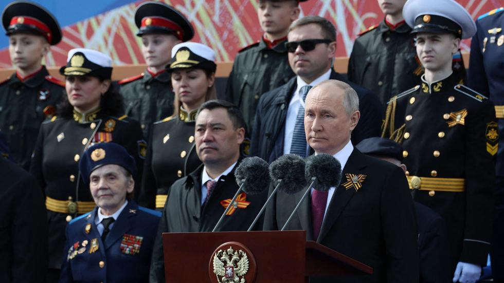 Rede am Siegestag: Putin stellt Russland als Opfer dar