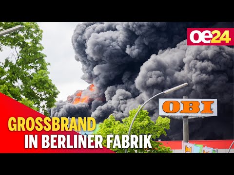 Giftwolke über der Stadt: Großbrand in Berlin
