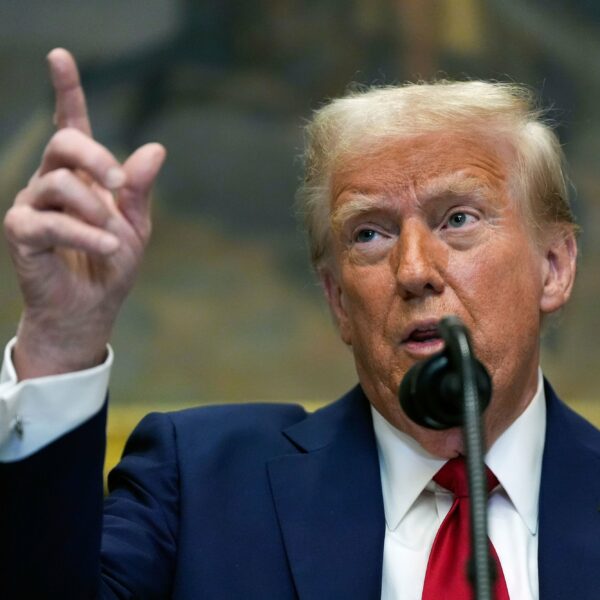 Live: “Lächerlichen Krieg” beenden – Trump droht Putin