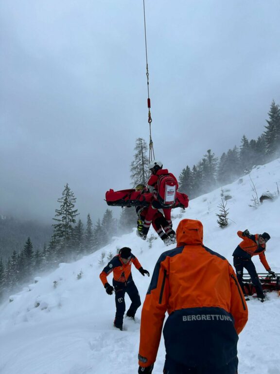 Salzburger Pongau: Skitourengeher bei Absturz schwer verletzt