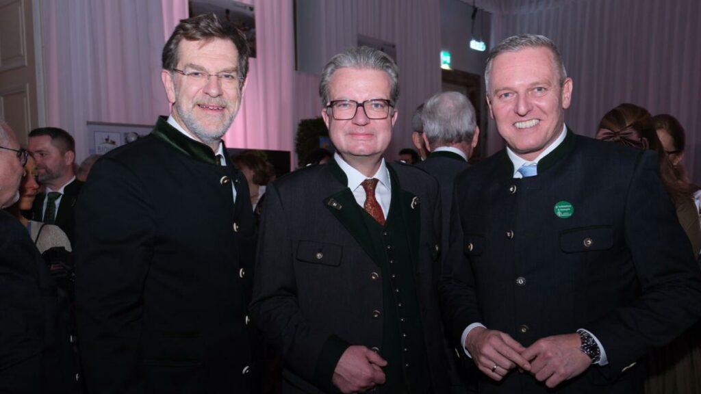Steirerball in Wien: Politik und Prominenz tanzen in der Hofburg