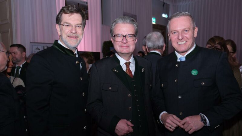 Steirerball in Wien: Politik und Prominenz tanzen in der Hofburg