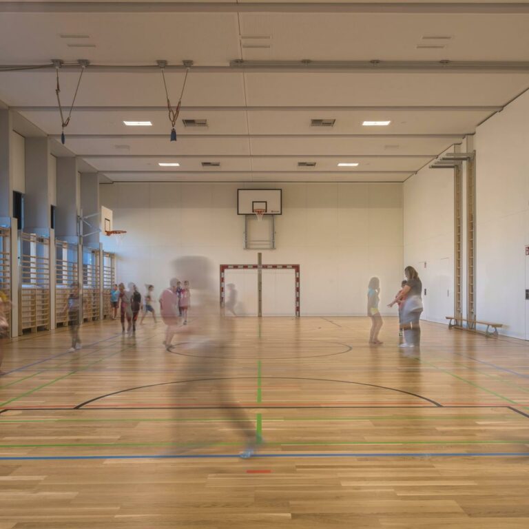 Während Turnunterricht: Bub (7) brach zusammen und verstarb