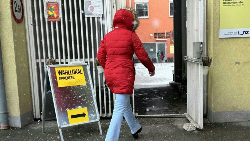 Wer wird Bürgermeister? Gespanntes Warten auf die erste Hochrechnung in Linz