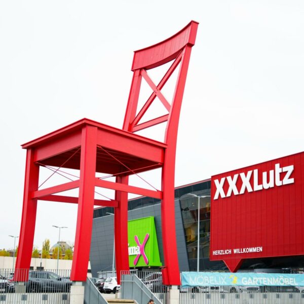 XXXLutz schluckt deutschen Möbelhändler Porta