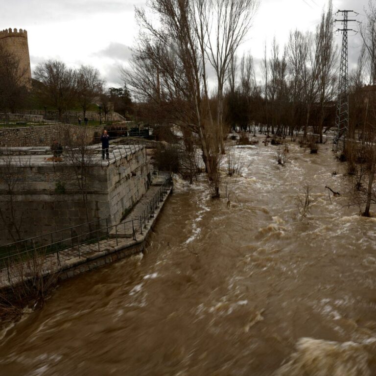 Alarmzustand erklärt: Berühmte spanische Stadt steht unter Wasser