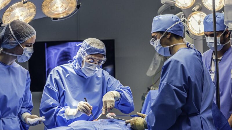 Arzt in St. Pölten soll Patienten gegen Geld bei OPs vorgereiht haben