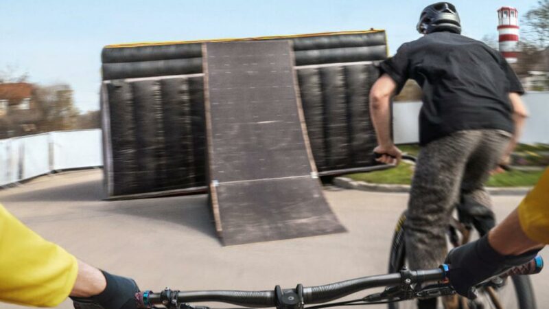 B wie Radfahren: Neue Projekte im vielleicht kuriosesten “Radland”