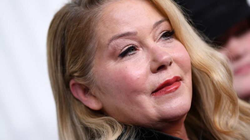 Christina Applegate über 30 Mal mit “unvorstellbaren Schmerzen” im Spital