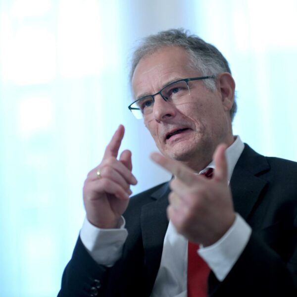 Finanzminister Marterbauer stimmt auf “2 harte Jahre” ein