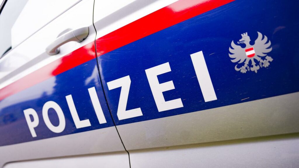 Geisterfahrerin kracht in Oberösterreich gegen Lkw