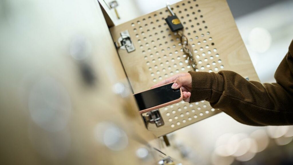 Lokalaugenschein: Wo das Handyverbot bereits gelebt wird