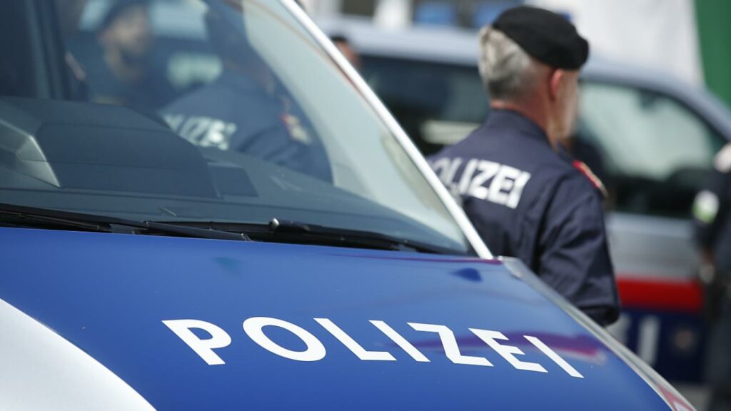 Mann wollte in Tirol Siebenjährige in Kastenwagen locken