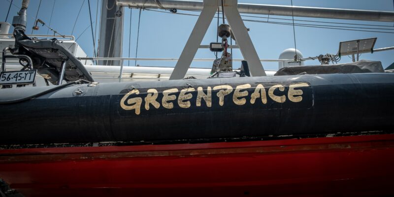 Mega-Strafe für Greenpeace: NGO muss hunderte Millionen Dollar zahlen