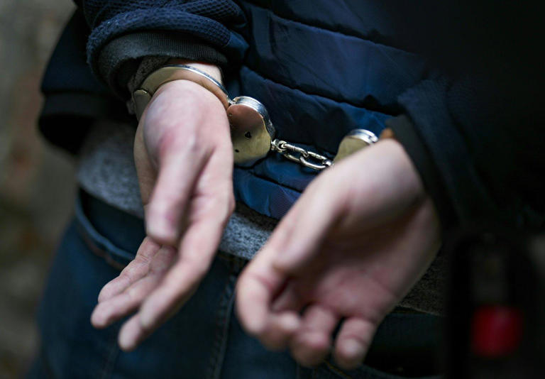 Mutmaßlicher Dealer auf frischer Tat ertappt: 25-Jähriger festgenommen