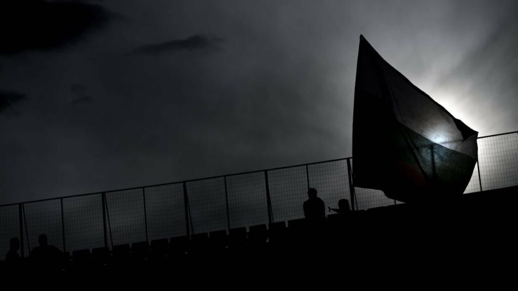 Peinlicher Fauxpas: Verein hält Trauerminute für lebendigen Spieler ab