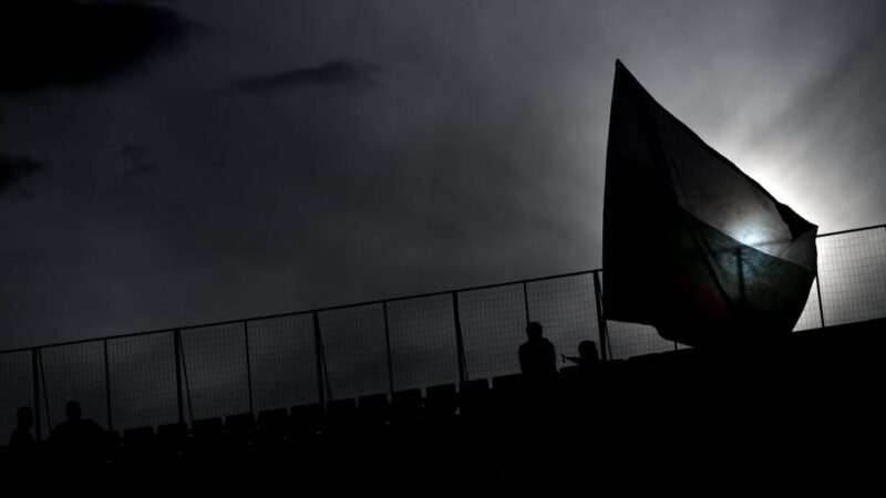 Peinlicher Fauxpas: Verein hält Trauerminute für lebendigen Spieler ab