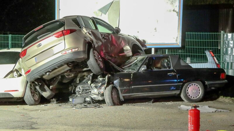 Teenager bauten Unfall mit gestohlenem Auto
