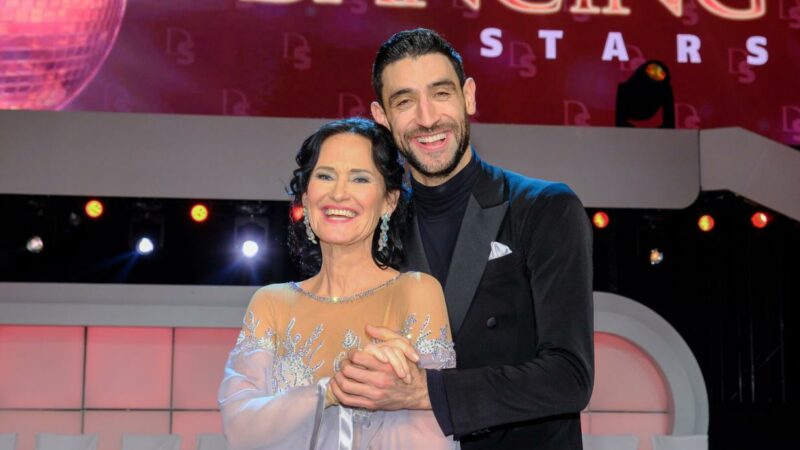 Unangenehmer Moment bei “Dancing Stars”: Juror Ekker verweigert Glawischnig das Du-Wort
