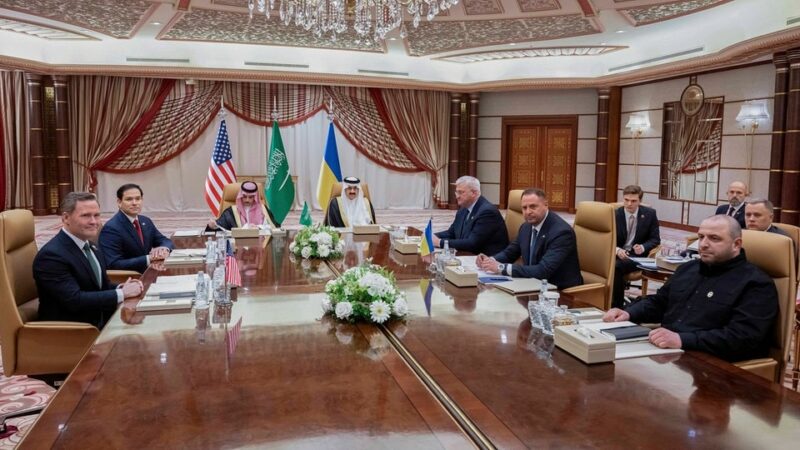 USA heben Aussetzung von Ukraine-Hilfen mit “sofortiger” Wirkung auf