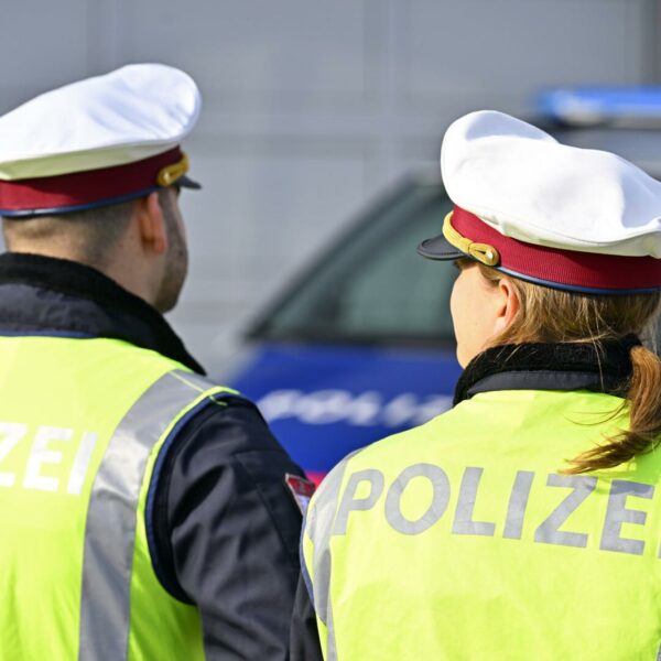42-Jähriger drohte in Wien-Favoriten Passanten mit Messer: Festnahme