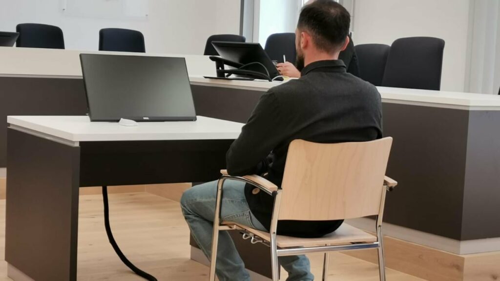 Amtsmissbrauch: Polizist musste nach Diversion wieder auf Anklagebank