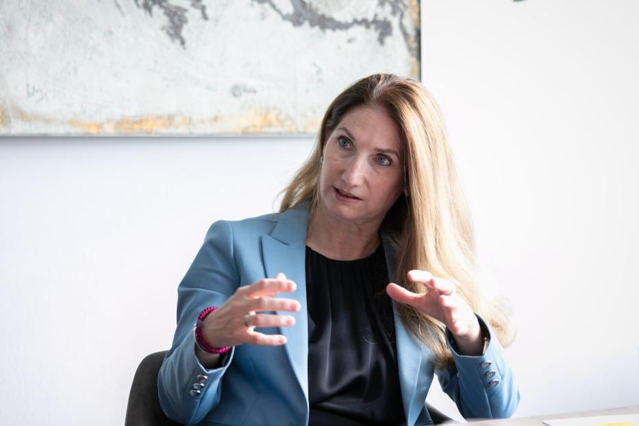 bank99-Vorständin: “Andere dünnen Filialnetz aus, wir bleiben”