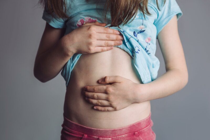Bauchschmerzen, Kopfweh: Was bei Kindern dahinterstecken kann