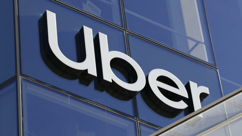 Deutscher Star aus Uber verbannt – weil er seinen Freund küsste