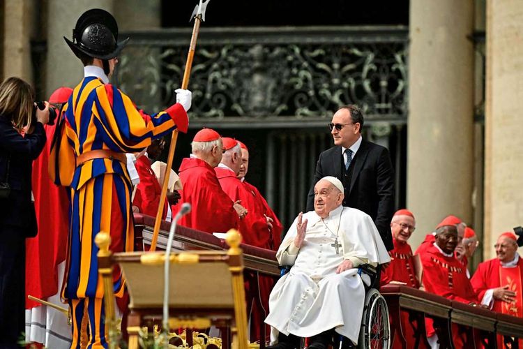 “Es lebe der Papst”: Franziskus zeigte sich am Palmsonntag auf dem Petersplatz