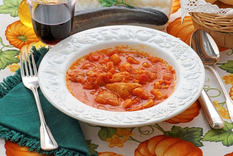Glassplitter möglich: Hofer ruft Kirschtomaten-Sauce zurück