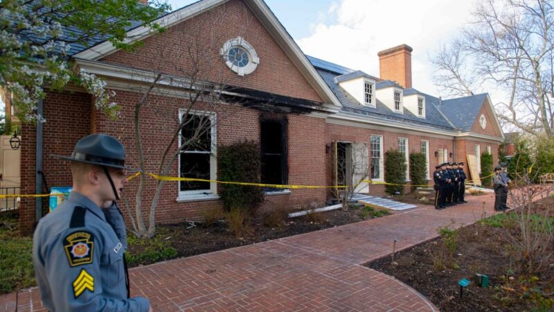 Haus in Flammen: Brandanschlag auf US-Gouverneur